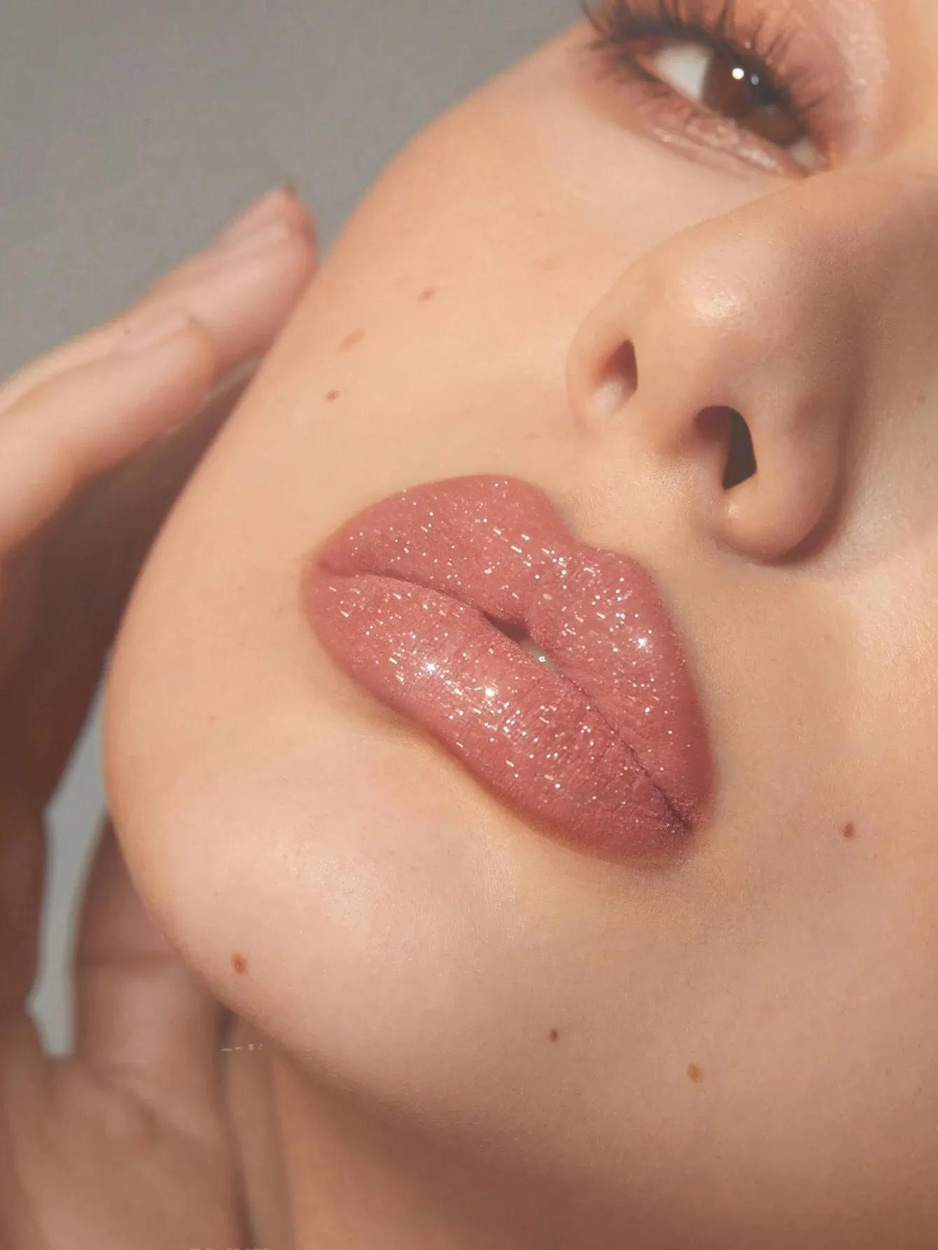 Kit Delineador Labial con glitter
